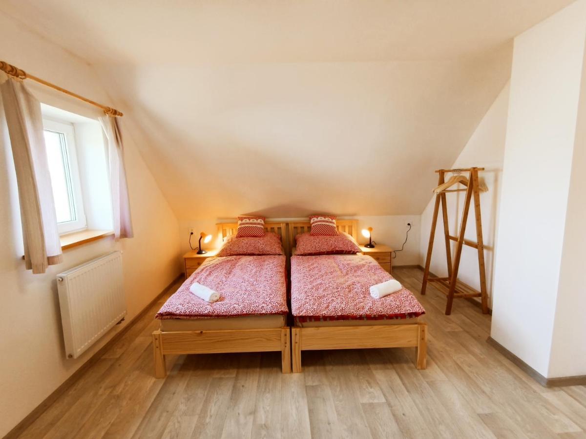 Villa Klidna Lokalita Na Kraji Lesa, Cely Dum S Uschovnu Kol à Nová Bystřice Extérieur photo