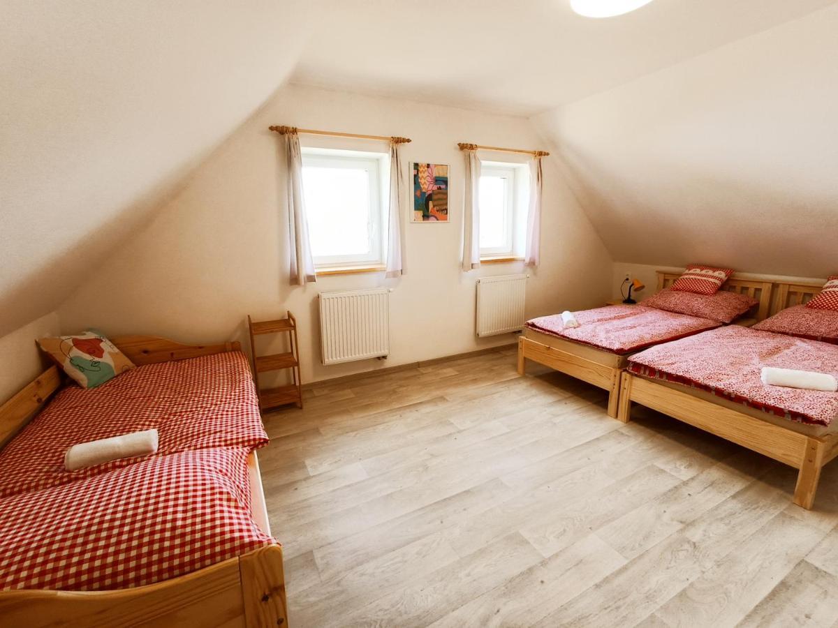 Villa Klidna Lokalita Na Kraji Lesa, Cely Dum S Uschovnu Kol à Nová Bystřice Extérieur photo