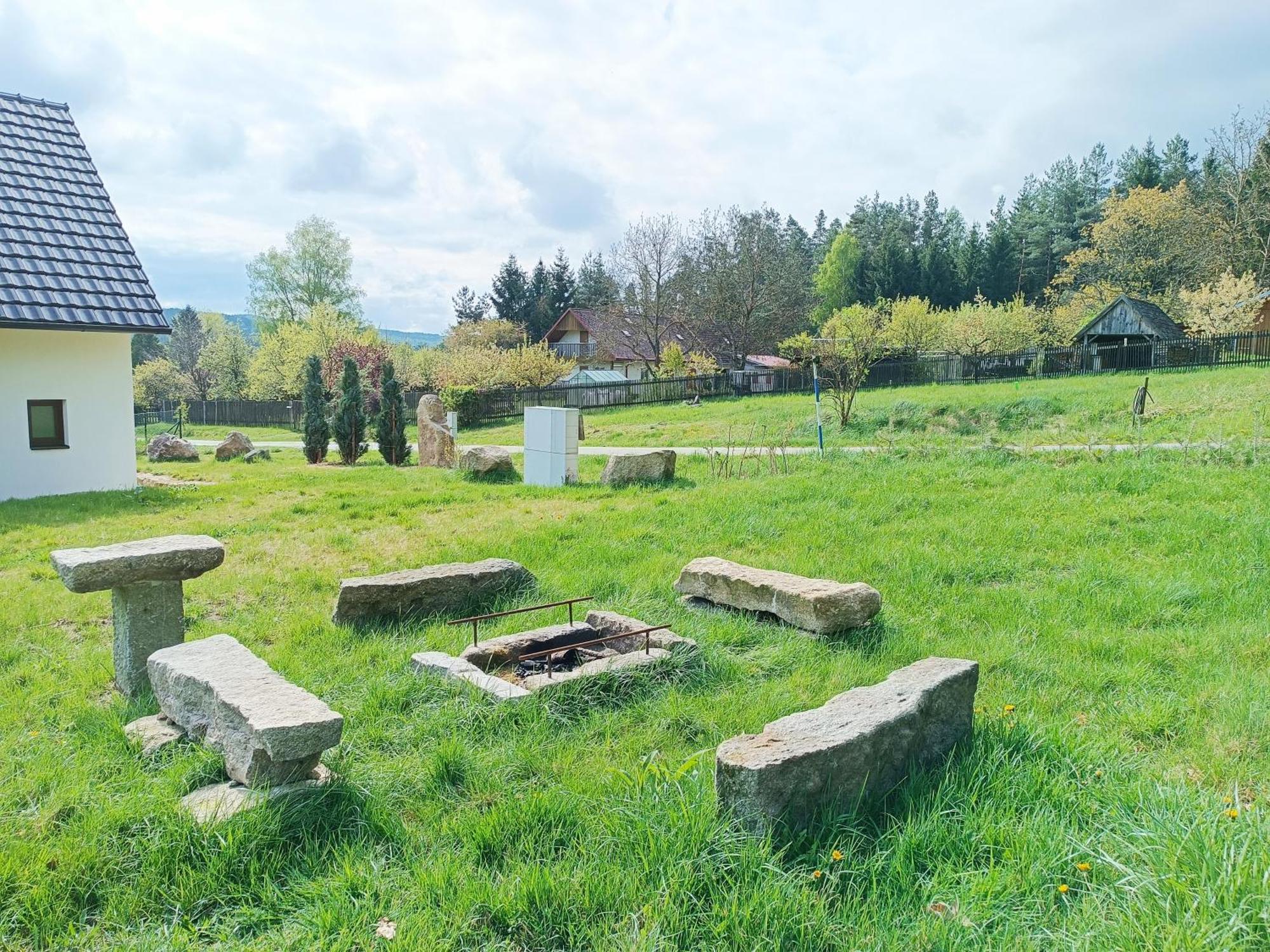 Villa Klidna Lokalita Na Kraji Lesa, Cely Dum S Uschovnu Kol à Nová Bystřice Extérieur photo