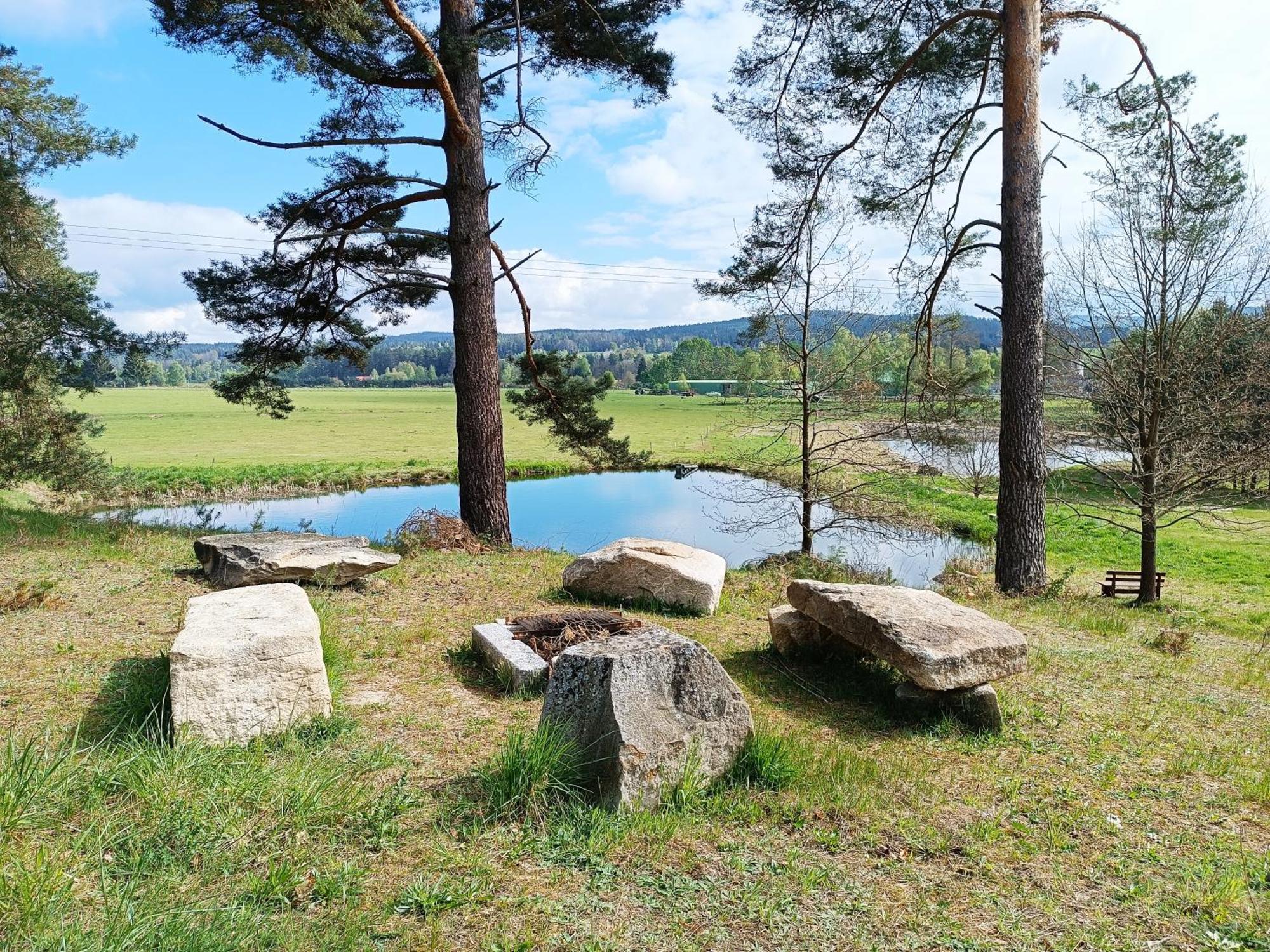 Villa Klidna Lokalita Na Kraji Lesa, Cely Dum S Uschovnu Kol à Nová Bystřice Extérieur photo