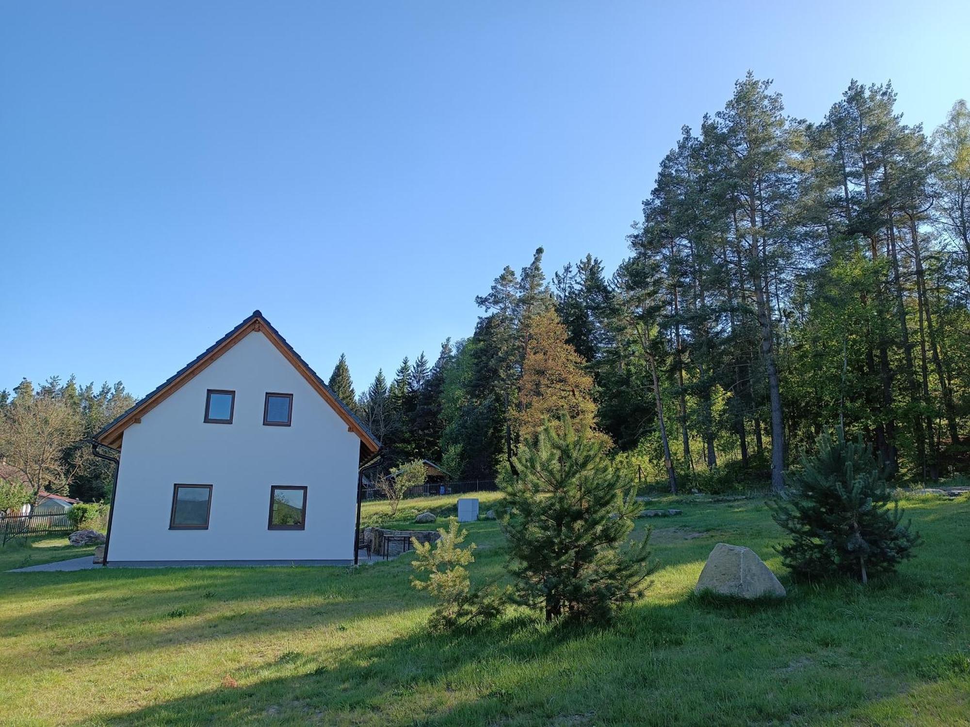 Villa Klidna Lokalita Na Kraji Lesa, Cely Dum S Uschovnu Kol à Nová Bystřice Extérieur photo